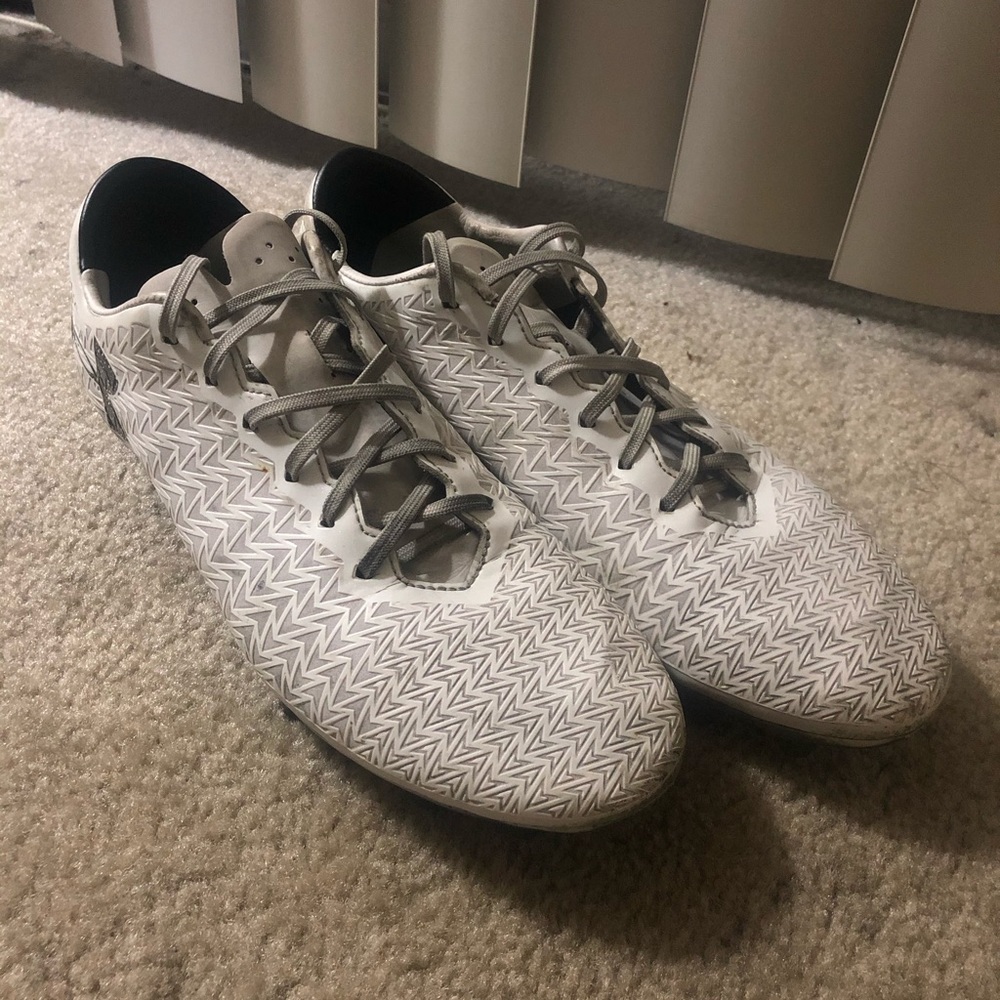 Under Armour Clutchfit Force 3.0 Soccer Cleats